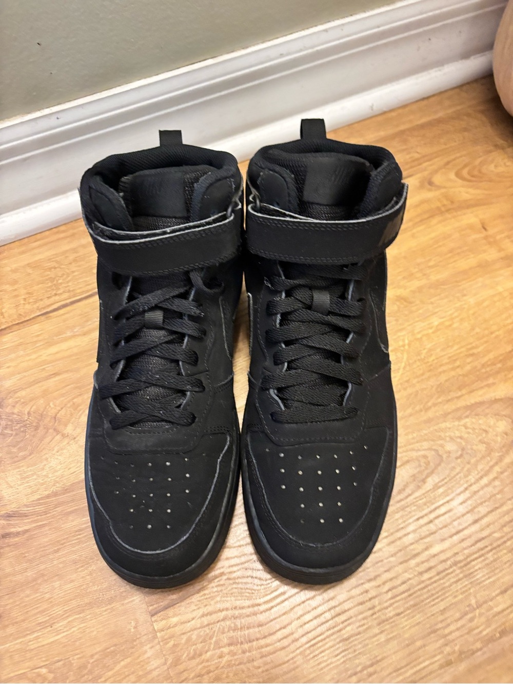 Nike Court Borough Mid 2
